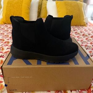 Kizik Black Ankle Boot New